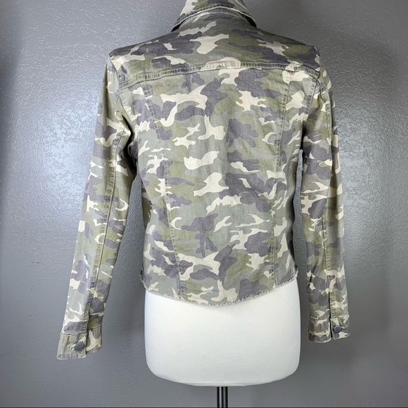 Zintex Women’s Sportswear Camo Raw Edge Hem Unlined Jacket - Picture 6 of 10